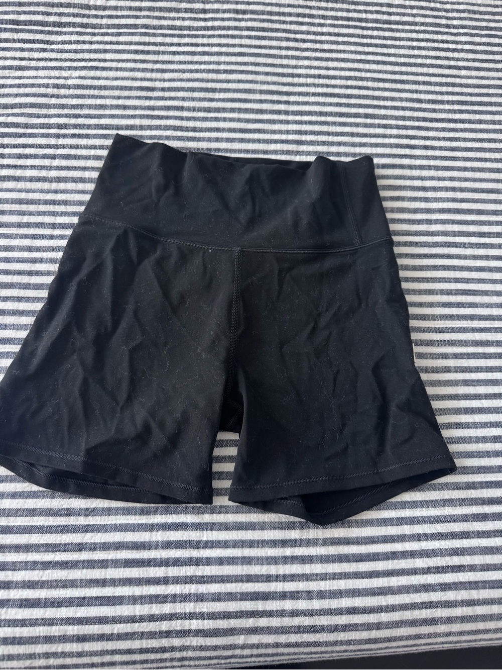 Vuori High-Waist Black Women's Active Shorts